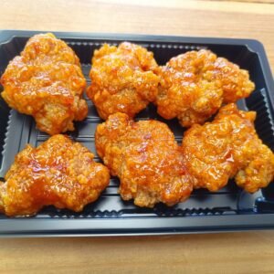 Sweet Chilli Chicken karaage (Crispy Chicken Bites) - 6 PIECES Tender Crispy Fried Chicken, coated in a sweet chilli sauce
