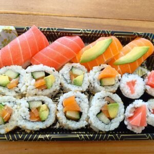 2x Vegan Salmon Nigiri 2x Vegan Tuna Nigiri 8x Vegan Salmon Uramaki 4x Vegan Tuna Maki